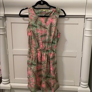 Pink leaf pattern dress